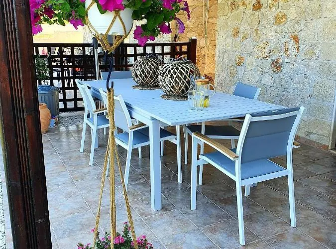 Sandra Villa Kriopigi